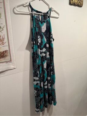 En Focus Studio Teal, Navy, and White Dress
